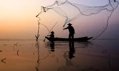 मछुआरों के जाल में फंसी ऐसी चीज, जिसकी सालों से कर रहे थे लोग तलाश, देखकर रह जाएंगे दंग