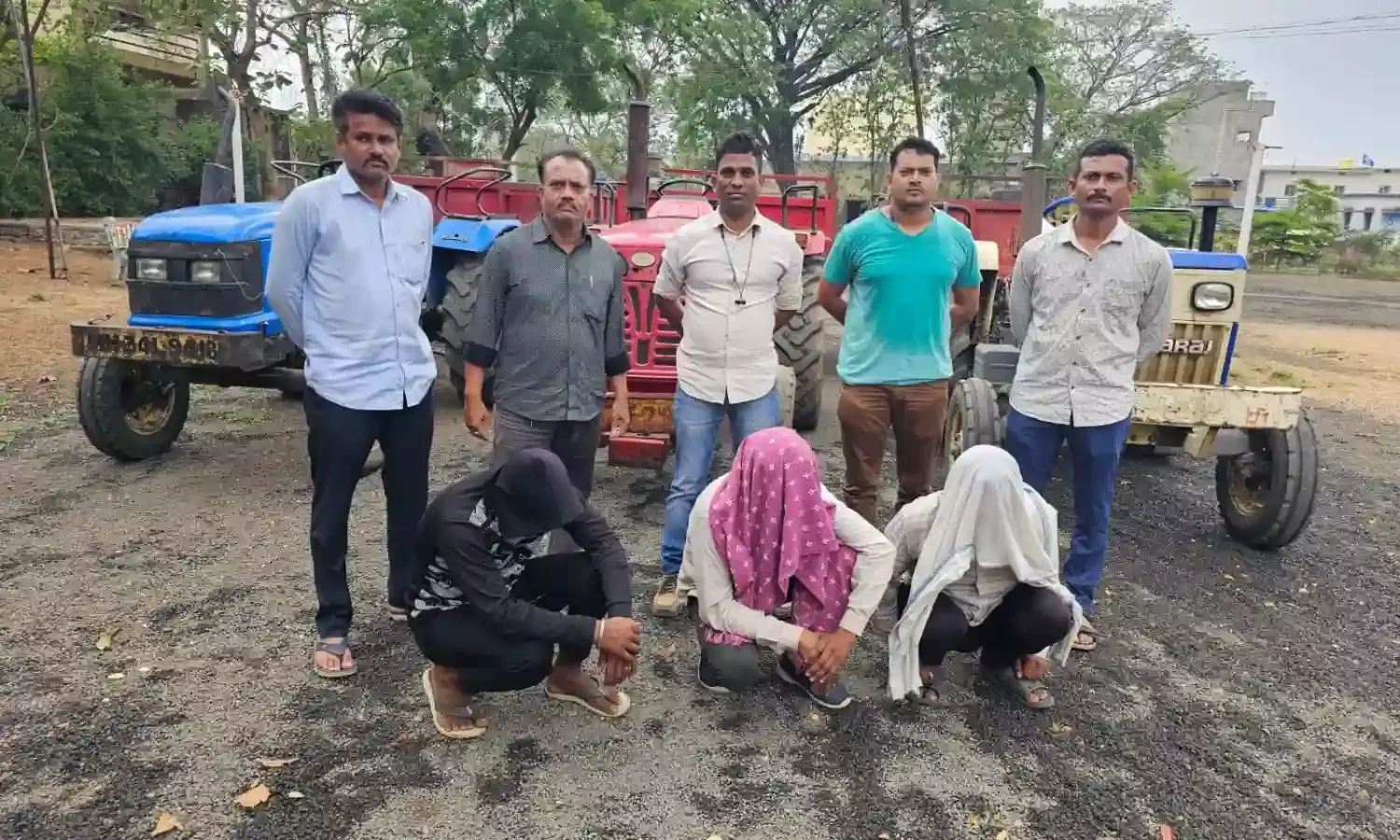 रेत तस्करी में लिप्त 3 ट्रैक्टर सहित माल जब्त, 5 आरोपियों के खिलाफ मामला दर्ज