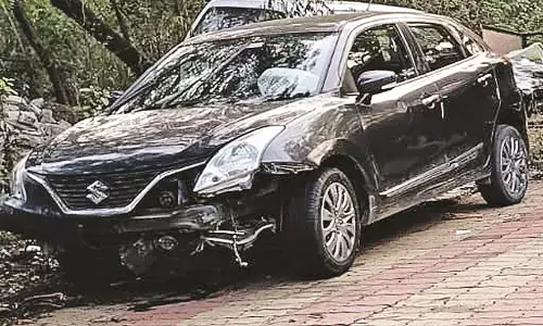 एक्सीडेंट कर भाग रहे दुबई के एनआरआई को पुलिस ने पकड़ा, शिवसेना के नेता के कहने पर छोड़ दिया