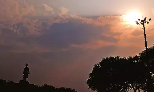 दोपहर में तेज धूप और आधी रात को बारिश, मौसम के मिजाज से परेशानी में डाला