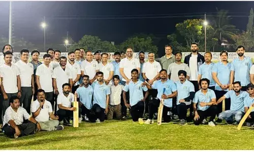 मतदाता जागरूकता बढ़ाने प्रशासन एकादश एवं नागरिक एकादश के मध्य आयोजित हुआ फ्लड लाइट फ्रैंडली क्रिकेट मैच