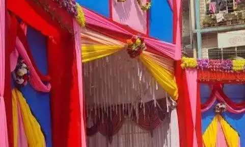 पुलिस की मदद से शादी का हाल तोड़ने और कब्जा करने को लेकर सरकार से मांगा जवाब