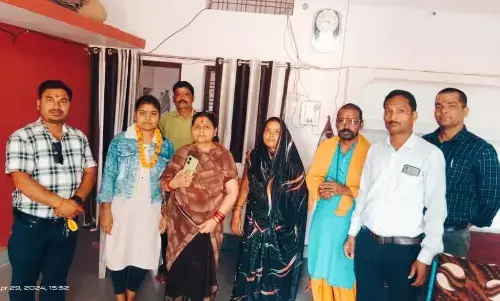 बोर्ड परीक्षा में उत्कृष्ट प्रदर्शन पर विद्यार्थियों और अभिभावकों का किया सम्मान