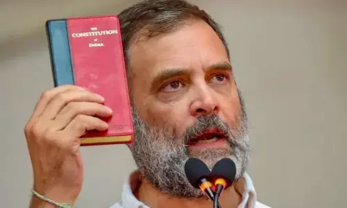राहुल ने रायबरेली सीट चुनी,सोनिया गांधी के प्रतिनिधि किशोरी लाल शर्मा अमेठी से लड़ेंगे चुनाव राहुल ने रायबरेली सीट चुनी,सोनिया गांधी के प्रतिनिधि किशोरी लाल शर्मा अमेठी से लड़ेंगे चुनाव