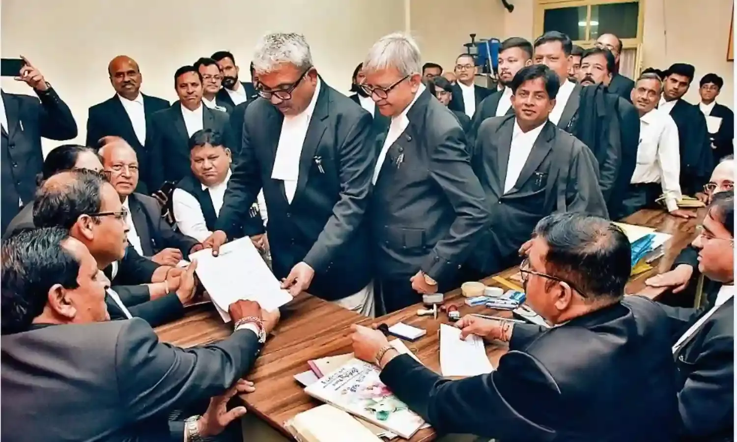 अध्यक्ष और सचिव ने पद के लिए फिर की दावेदारी