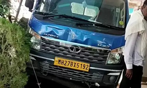 बेलगाम कचरा गाड़ी दीवार तोड़ घर में घुसी, बड़ा हादसा टला, दीवार पूरी तरह क्षतिग्रस्त