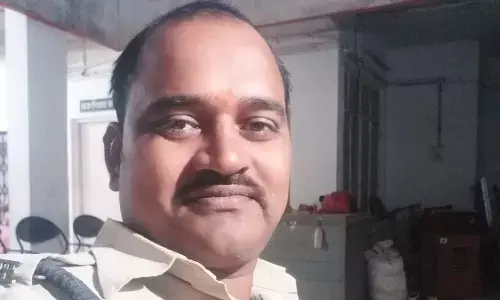 रेत का अवैध परिवहन कर रहे ट्रैक्टर के ड्राइवर ने एएसआई को कुचला, मौत रेत का अवैध परिवहन कर रहे ट्रैक्टर के ड्राइवर ने एएसआई को कुचला, मौत