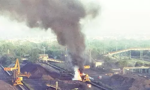 खापरखेड़ा बिजली केंद्र में अचानक जल उठी स्टेकर मशीन, उठा धुएं का गुबार