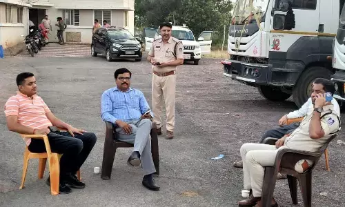 अवैध खनन के खिलाफ प्रशासन की ताबड़तोड़ कार्रवाई, शहडोल में एएसएआई की हत्या के आरोपी रेत माफिया के घर चला बुल्डोजर अवैध खनन के खिलाफ प्रशासन की ताबड़तोड़ कार्रवाई, शहडोल में एएसएआई की हत्या के आरोपी रेत माफिया के घर चला बुल्डोजर
