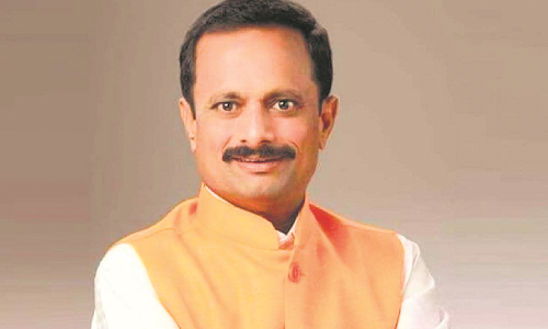 केंद्र से एक भी पैसा नहीं ला पाए विचारे महानगरपालिका के कामों का लिया श्रेय