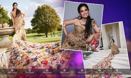 ईशा अंबानी ने मेट गाला के रेड कर्पेट पर साड़ी गाउन में बिखेरा जलवा, हजार घंटे में ऐसे बनकर तैयार हुई साड़ी ईशा अंबानी ने मेट गाला के रेड कर्पेट पर साड़ी गाउन में बिखेरा जलवा, हजार घंटे में ऐसे बनकर तैयार हुई साड़ी