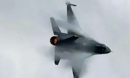 उड़ान भरने के बाद हादसे का शिकार हुआ सिंगापुर वायुसेना का F-16 लड़ाकू विमान