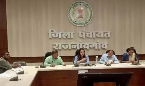 जिला पंचायत सीईओ ने ली अधिकारियों की बैठक