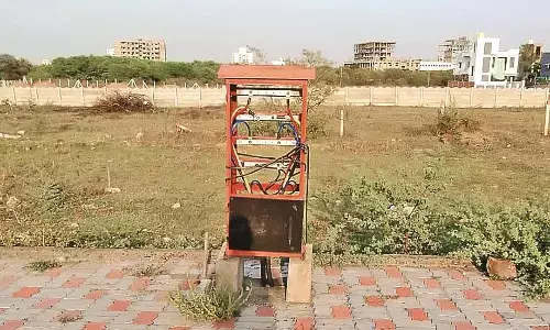 रईसजादों के आतंक से नागरिक परेशान, फेंकते हैं शराब की बोतलें- मांगी पुलिस सुरक्षा रईसजादों के आतंक से नागरिक परेशान, फेंकते हैं शराब की बोतलें- मांगी पुलिस सुरक्षा