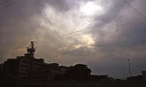 आज ऑरेंज अलर्ट, तेज हवा के साथ बारिश होने की संभावना, गाज गिरने से 2 की मौत आज ऑरेंज अलर्ट, तेज हवा के साथ बारिश होने की संभावना, गाज गिरने से 2 की मौत