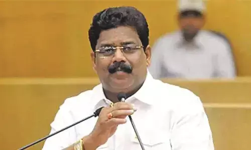 सरेआम खोदी जा रही सड़कें, मूकदर्शक बने अधिकारियों से करें खर्च की वसूली