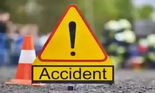 पन्ना जिले में सड़क हादसा, पीछे से एक कार ने दूसरी कार को मारी ठोकर