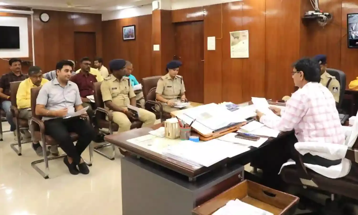 प्राईवेट क्लीनिक बनाकर प्रैक्टिस कर रहे शासकीय चिकित्सकों पर कार्यवाही की मांग