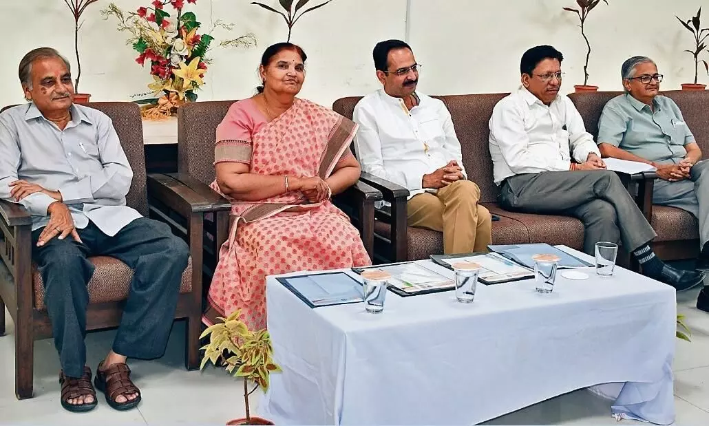 विवि के छात्र विश्व पटल पर बिखेर रहे प्रतिभा विवि के छात्र विश्व पटल पर बिखेर रहे प्रतिभा