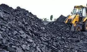 यह जानलेवा है... वरोरा-वणी मार्ग से कोयला परिवहन पर रोक लगाने की उठी मांग