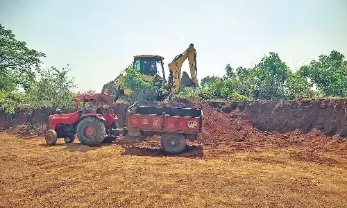 अर्जुनी मोरगांव तहसील में गौण खनिज का जोरों से हो रहा है अवैध उत्खनन अर्जुनी मोरगांव तहसील में गौण खनिज का जोरों से हो रहा है अवैध उत्खनन
