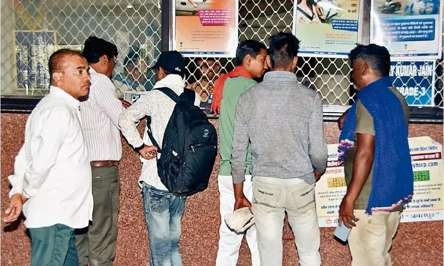 आरटीओ का सर्वर ठप, नहीं हो रहे लाइसेंस समेत अन्य कार्य आरटीओ का सर्वर ठप, नहीं हो रहे लाइसेंस समेत अन्य कार्य