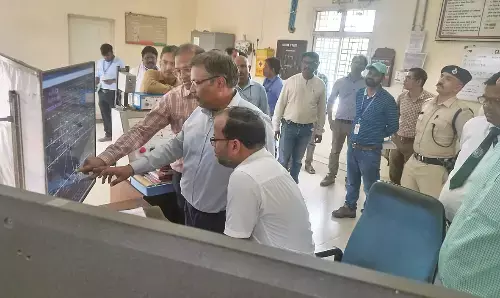 नागपुर मंडल के डीआरएम ने टटोली विकास की नब्ज , निरीक्षण कर दिए अत्यावश्यक निर्देश नागपुर मंडल के डीआरएम ने टटोली विकास की नब्ज , निरीक्षण कर दिए अत्यावश्यक निर्देश