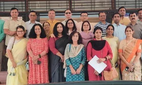 जरा सा धक्का लगा और एक साथ डॉक्टर पर टूट पड़े 10 से 12 आरोपी, मामला दर्ज जरा सा धक्का लगा और एक साथ डॉक्टर पर टूट पड़े 10 से 12 आरोपी, मामला दर्ज