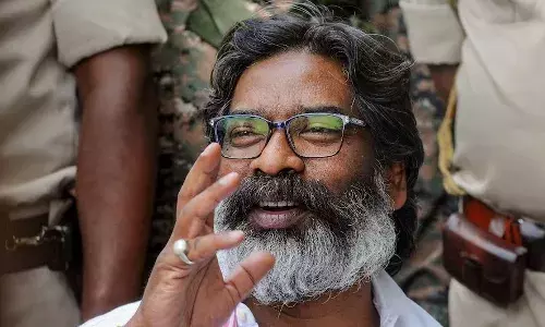 हेमंत सोरेन की अंतरिम याचिका पर सुप्रीम कोर्ट का ईडी को आदेश, दो दिन में  दे जवाब हेमंत सोरेन की अंतरिम याचिका पर सुप्रीम कोर्ट का ईडी को आदेश, दो दिन में  दे जवाब