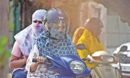 यलो अलर्ट में उमस और गर्मी, इन दिनो पल-पल बदल रहा है मौसम का मिजाज यलो अलर्ट में उमस और गर्मी, इन दिनो पल-पल बदल रहा है मौसम का मिजाज