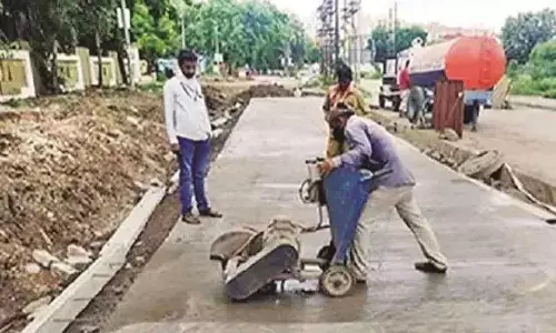 चौथे फेज के सीमेंट रास्तों पर आवाजाही होगी बंद, 9 रास्तों का सीमेंटीकरण आरंभ चौथे फेज के सीमेंट रास्तों पर आवाजाही होगी बंद, 9 रास्तों का सीमेंटीकरण आरंभ