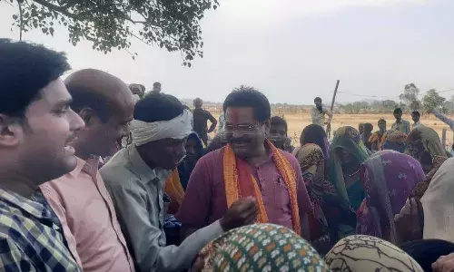 पवई विधायक ने ग्रामीण क्षेत्र पहुंचकर लोगों का जाना हालचाल
