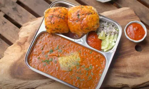 घर पर बनाएं स्ट्रीट स्टाइल पाव भाजी, जानिए इस लाजवाब डिश की आसान रेसिपी