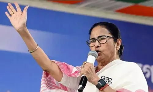 पश्चिम बंगाल की मुख्यमंत्री बनर्जी महिलाओं की दुर्दशा से दुखी, भाजपा पर लगाया साजिश करने का आरोप पश्चिम बंगाल की मुख्यमंत्री बनर्जी महिलाओं की दुर्दशा से दुखी, भाजपा पर लगाया साजिश करने का आरोप