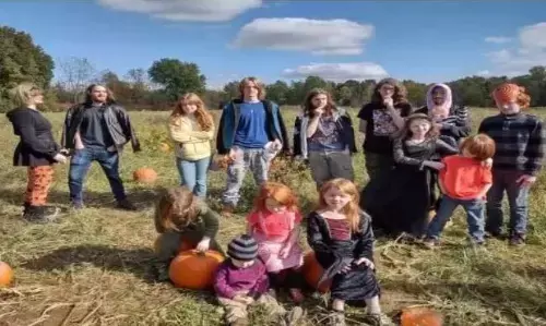 कम से कम 10 बच्चों वाले इंसान को अपना तीसरा पति बनाना चाहती है 12 बच्चों की मां, वजह जानकर हो जाएंगे हैरान कम से कम 10 बच्चों वाले इंसान को अपना तीसरा पति बनाना चाहती है 12 बच्चों की मां, वजह जानकर हो जाएंगे हैरान