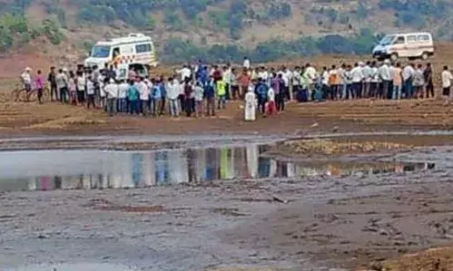 बांध पर तैरने गए थे, डूबकर 5 ने गंवा दी जान बांध पर तैरने गए थे, डूबकर 5 ने गंवा दी जान