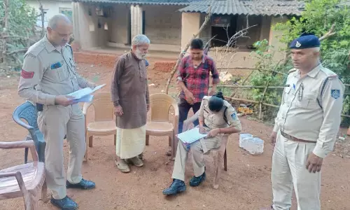 वर्गफिट तो दूर की बात एकड़ों जमीन पर निकल रहे अवैध कब्जे वर्गफिट तो दूर की बात एकड़ों जमीन पर निकल रहे अवैध कब्जे