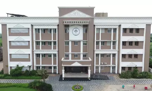 बदलाव,  एआई के दौर में अब न पेन, न बुक, सिर्फ लैपटॉप पर पढ़ेंगे विद्यार्थी