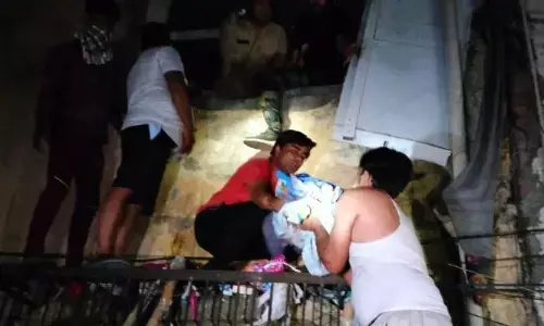 बेबी केयर सेंटर में लगी भीषण आग, 6 नवजातों की झुलसकर मौत, 5 घायल बेबी केयर सेंटर में लगी भीषण आग, 6 नवजातों की झुलसकर मौत, 5 घायल