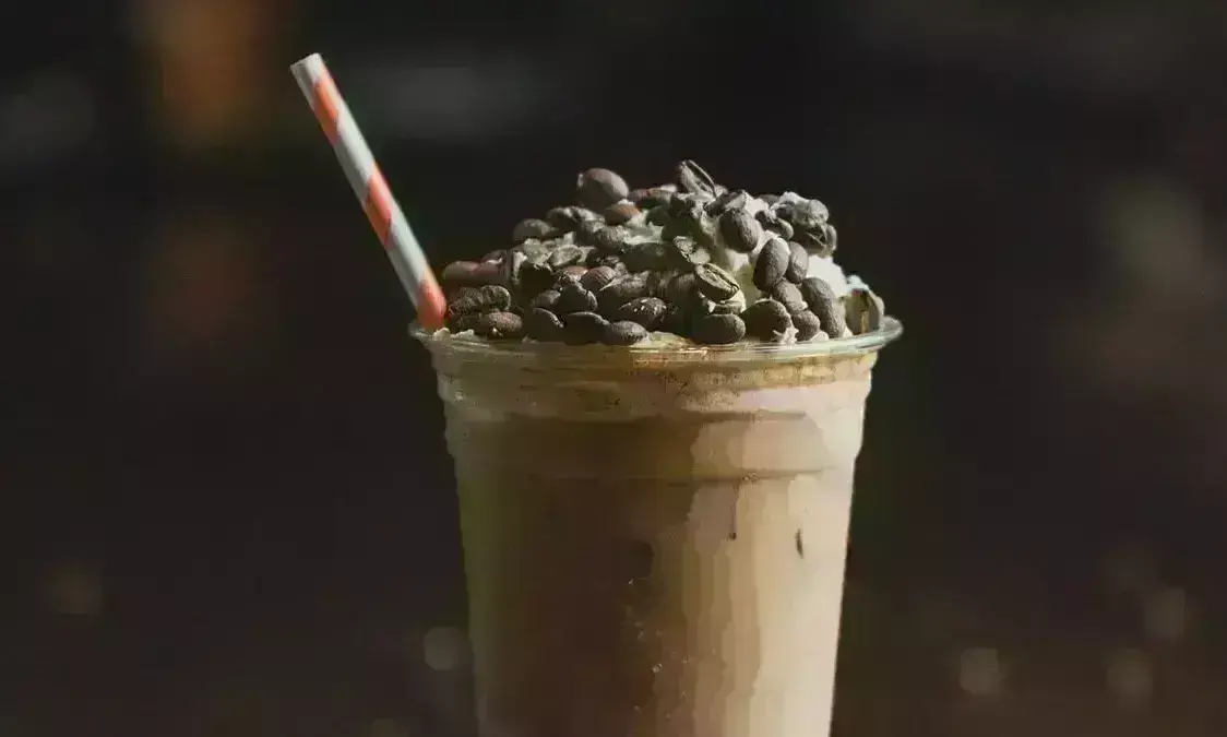 घर पर कम समय में बनाएं बाजार जैसी कोल्ड कॉफी, इस आसान रेसिपी से