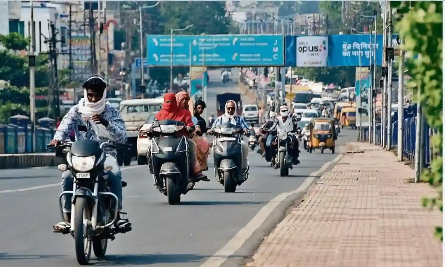 झुलसा देने वाली तपिश के साथ दर्ज हुआ सीजन का सबसे गर्म दिन