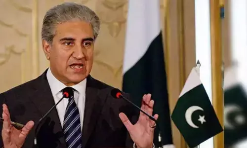 पाकिस्तान के पूर्व विदेश मंत्री शाह महमूद कुरैशी के  खिलाफ 9 मई  के दंगो के खिलाफ 8 और मामले दर्ज पाकिस्तान के पूर्व विदेश मंत्री शाह महमूद कुरैशी के  खिलाफ 9 मई  के दंगो के खिलाफ 8 और मामले दर्ज