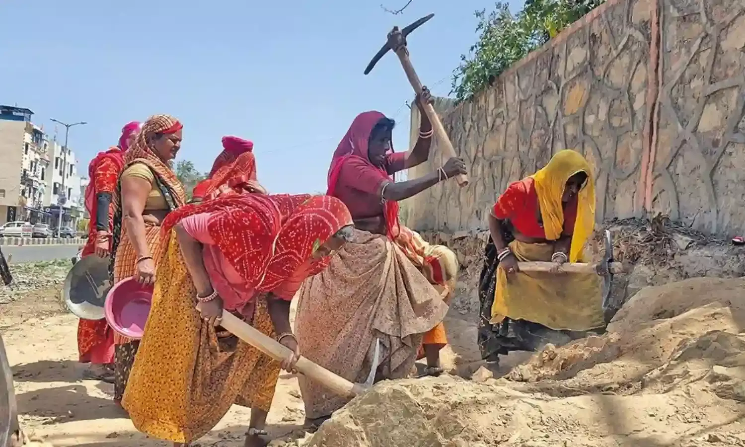 मनरेगा कर्मचारियों को राहत, दो माह की रूकी हुई मिलेगी वेतन