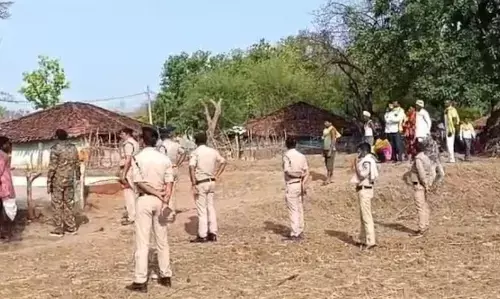 छिंदवाड़ा में दिल दहला देने वाली घटना, अपने परिवार के आठ लोगों की हत्या कर खुद  फंदे पर झूला युवक छिंदवाड़ा में दिल दहला देने वाली घटना, अपने परिवार के आठ लोगों की हत्या कर खुद  फंदे पर झूला युवक