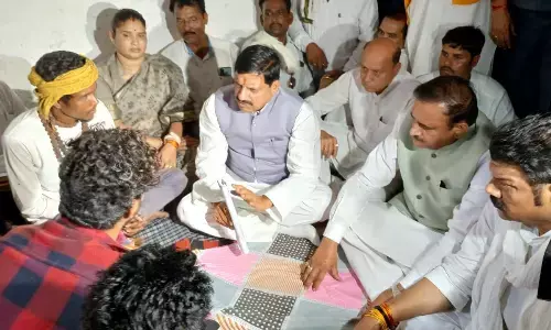 सागर जिले के बरोदिया नोनागिर पहुंचे मुख्यमंत्री डॉ. मोहन यादव, पीड़ित परिवारजनों से की मुलाकात