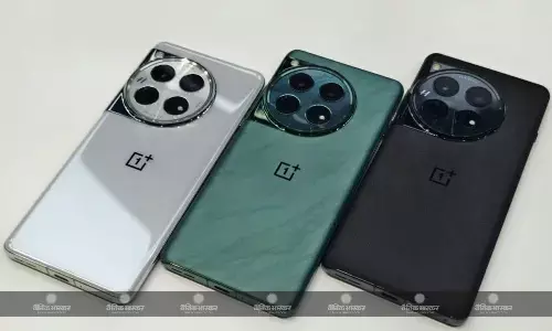 OnePlus 12 भारत में जल्द एक नए कलर वेरिएंट में होगा उपलब्ध, डिजाइन किया टीज