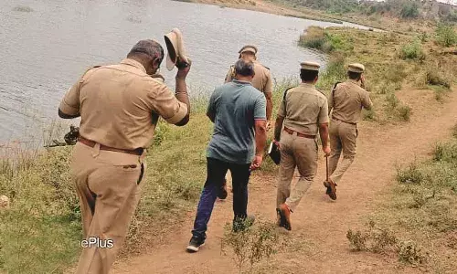 मोबाइल रिचार्ज करवाने गए और घर लौटी लहूलुहान लाश, वर्धा नदी के तट पर मिला शव