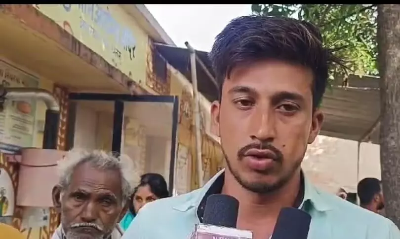 जच्चा-बच्चा की मौत के बाद परिजनों ने किया हंगामा जच्चा-बच्चा की मौत के बाद परिजनों ने किया हंगामा
