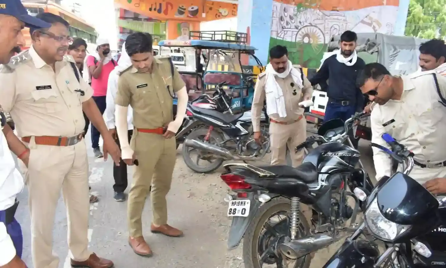 नियमों के उल्लंघन पर 84 वाहनों पर कार्रवाई, वसूल किया 34 हजार का अर्थदंड