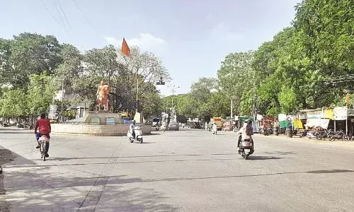 आसमान से बरसती आग के नीचे काम कर रहे दो लोगों की गई जान, गर्मी से परेशान लोग आसमान से बरसती आग के नीचे काम कर रहे दो लोगों की गई जान, गर्मी से परेशान लोग